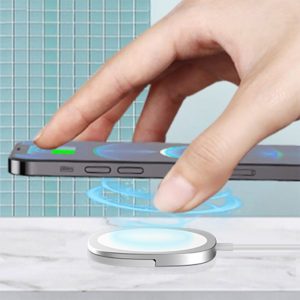 Chargeur induction blanc personnalisé