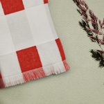 serviette blanche et rouge personnalisable publicitaire
